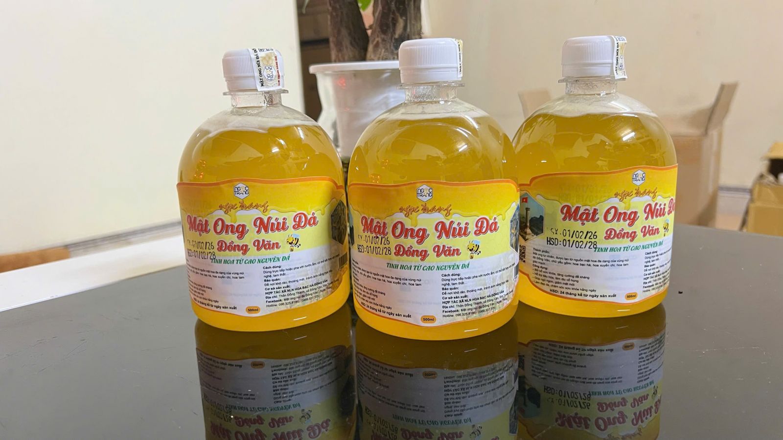 Mật ong Núi đá Đồng Văn - Ngọc Trang 500ml