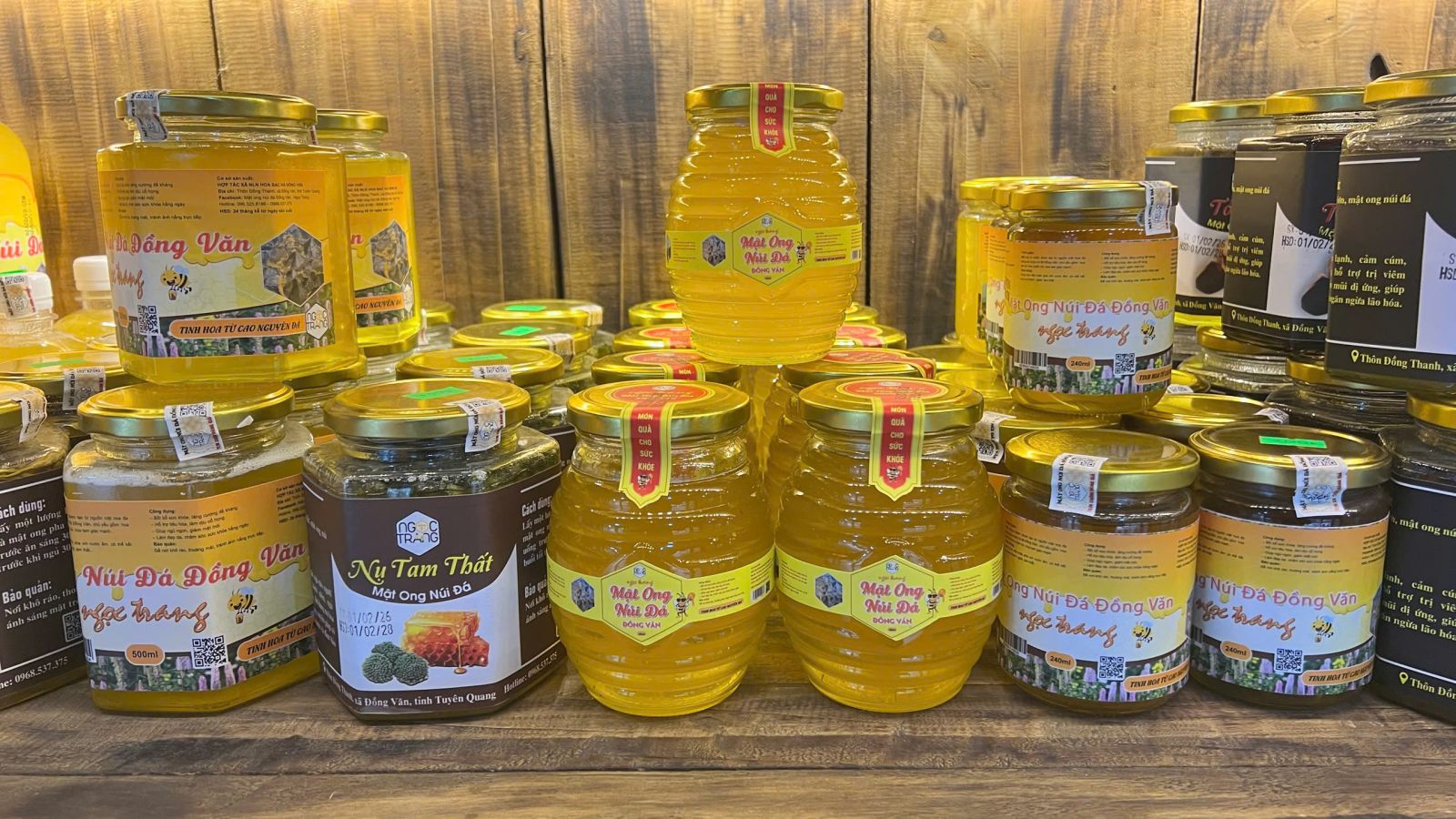 Mật ong Núi đá Đồng Văn - Ngọc Trang thương hiệu 350ml