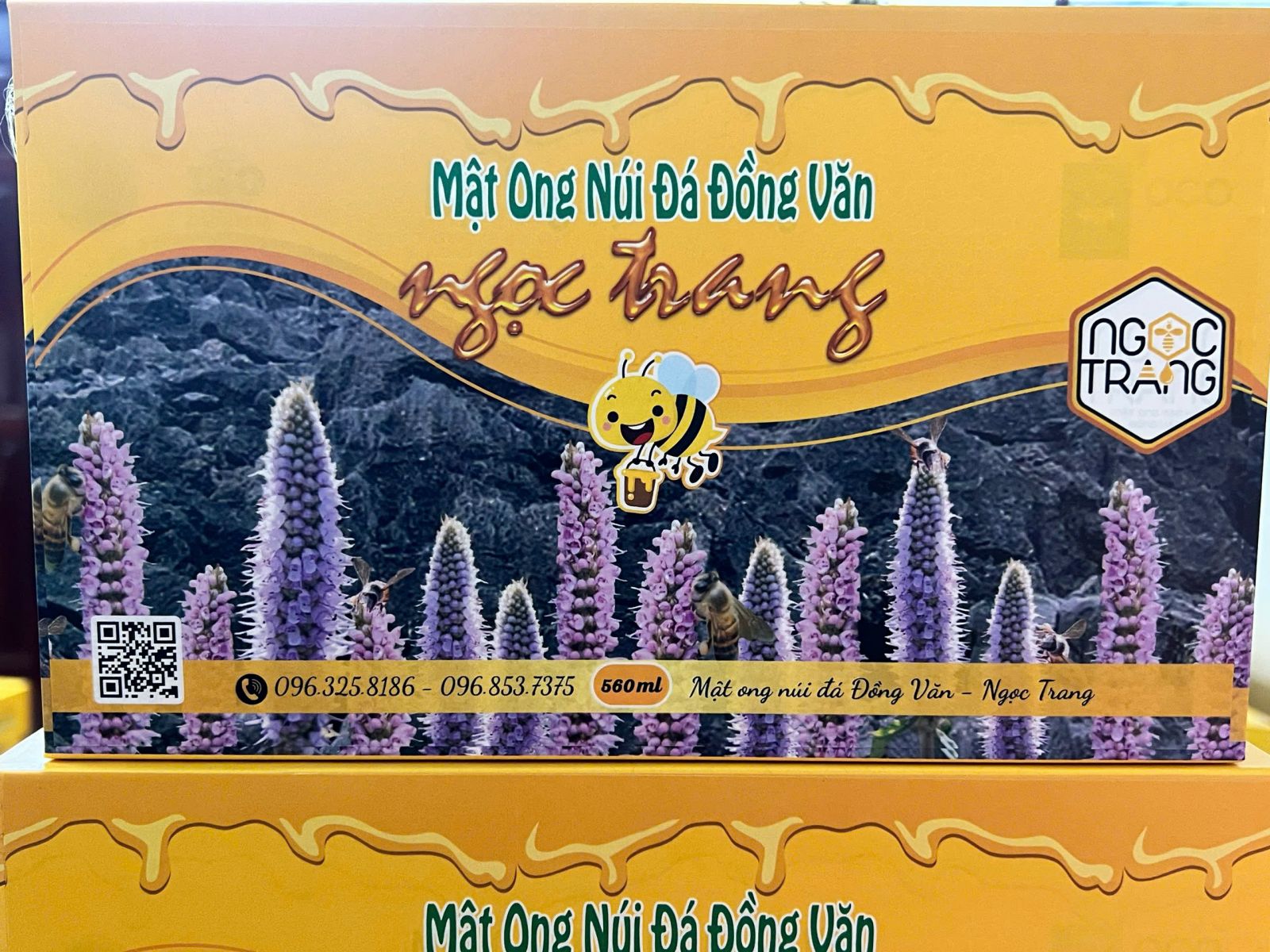 Mật ong núi đá Đồng Văn - Ngọc Trang hộp thuỷ tinh 560ml